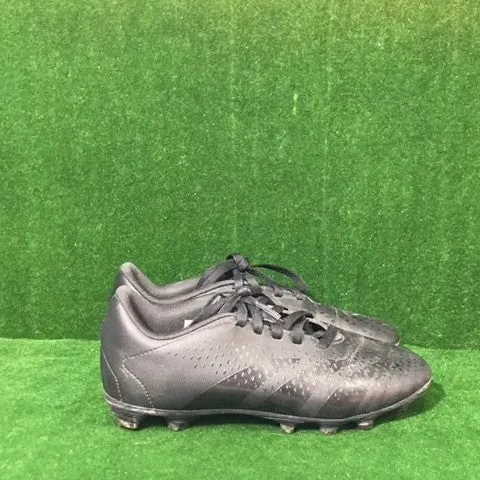Adidas Cleats Size: 03 1/2