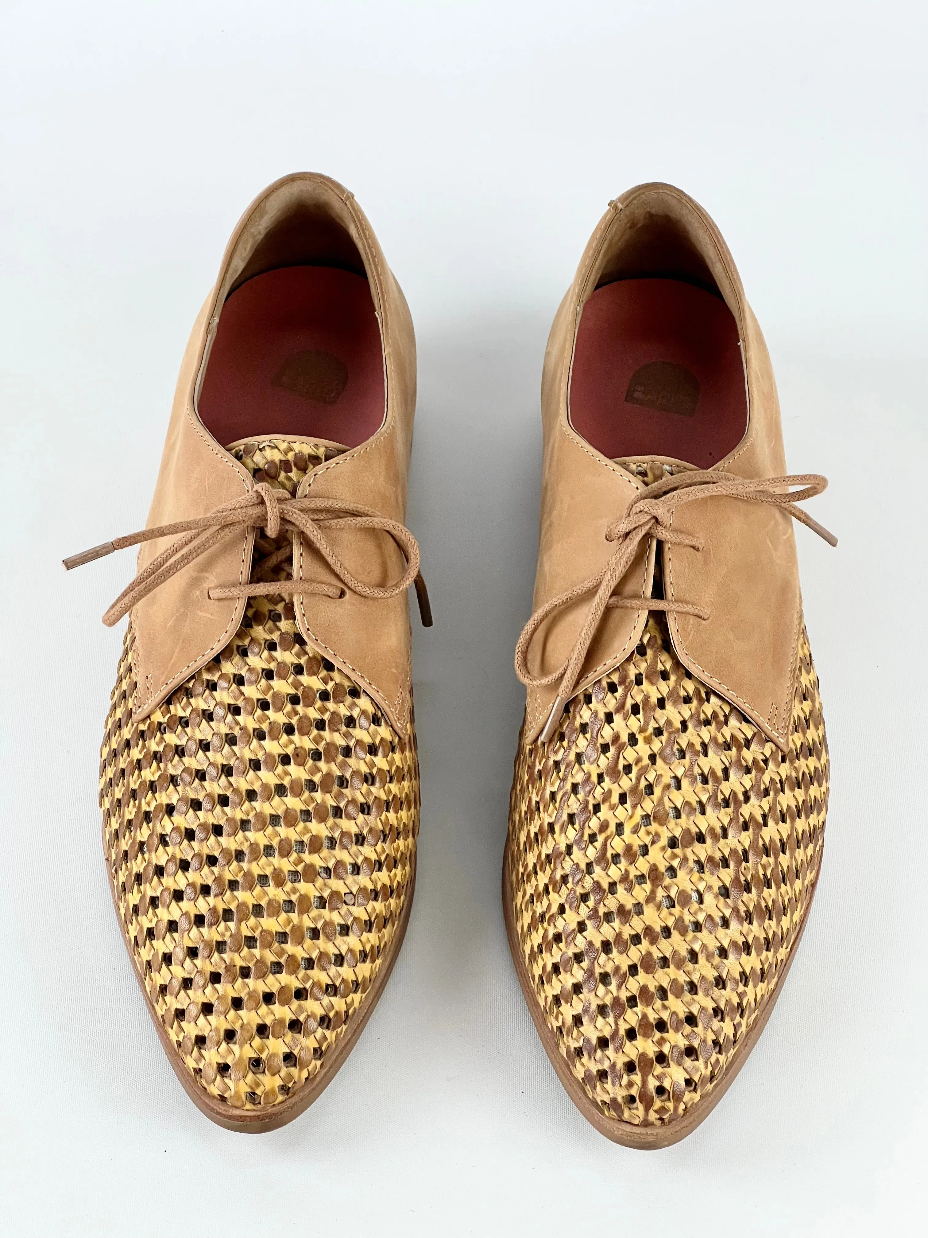 Bared 'Cockatoo' Tan Leather Flat Lace-Ups - EU40