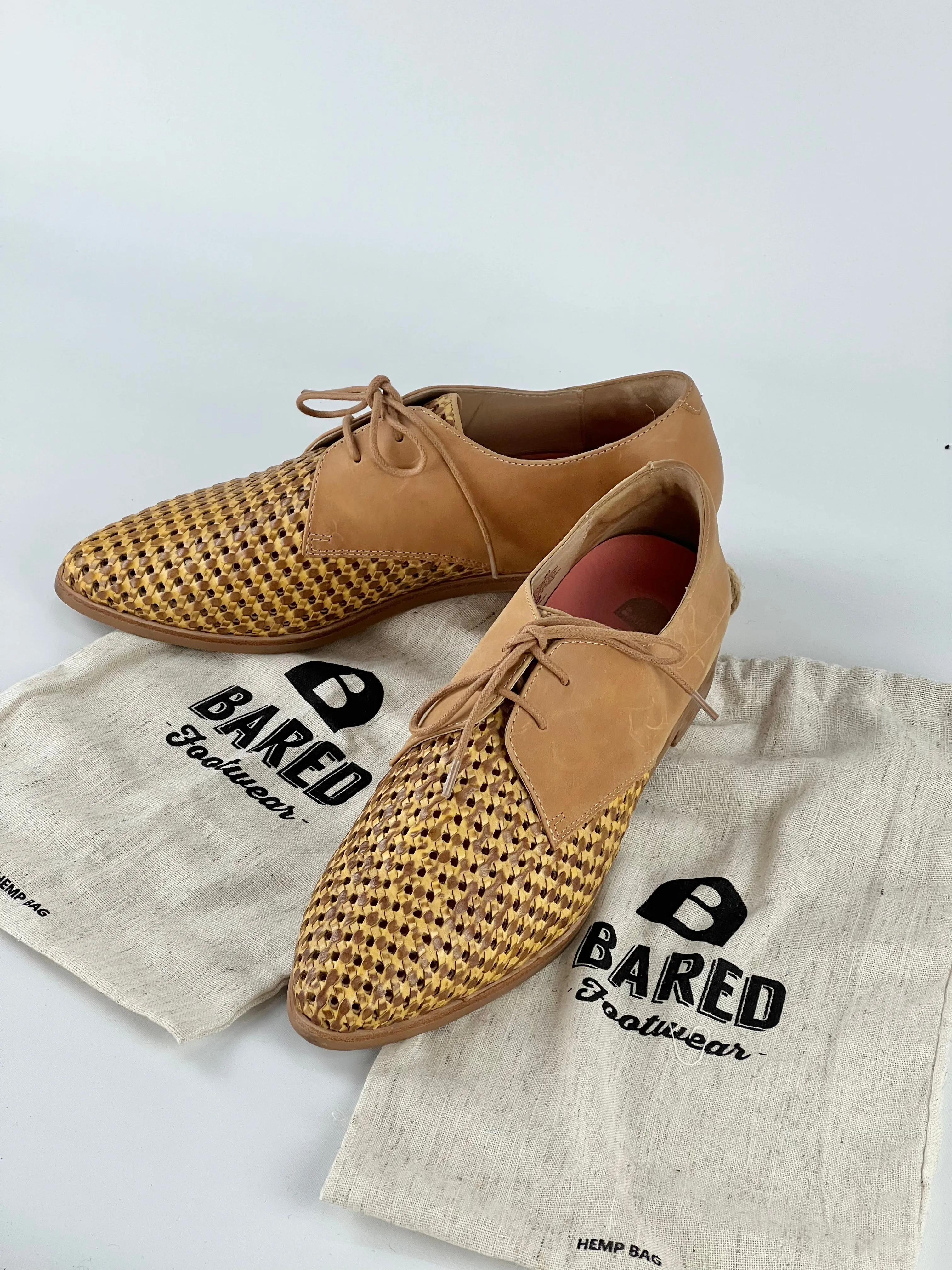 Bared 'Cockatoo' Tan Leather Flat Lace-Ups - EU40