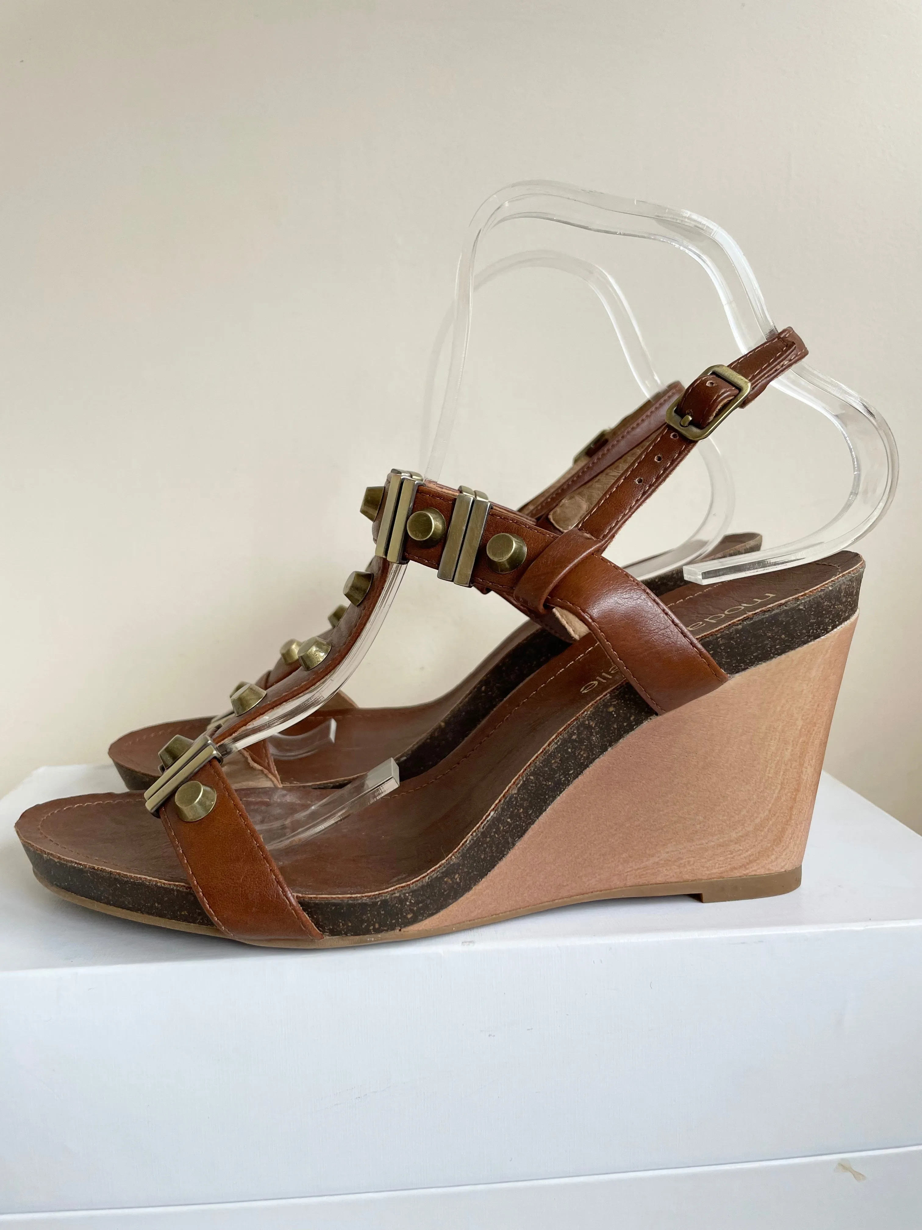 BRAND NEW MODA IN PELLE BROWN & BRASS TRIM WEDGE HEEL SANDALS SIZE 7/40