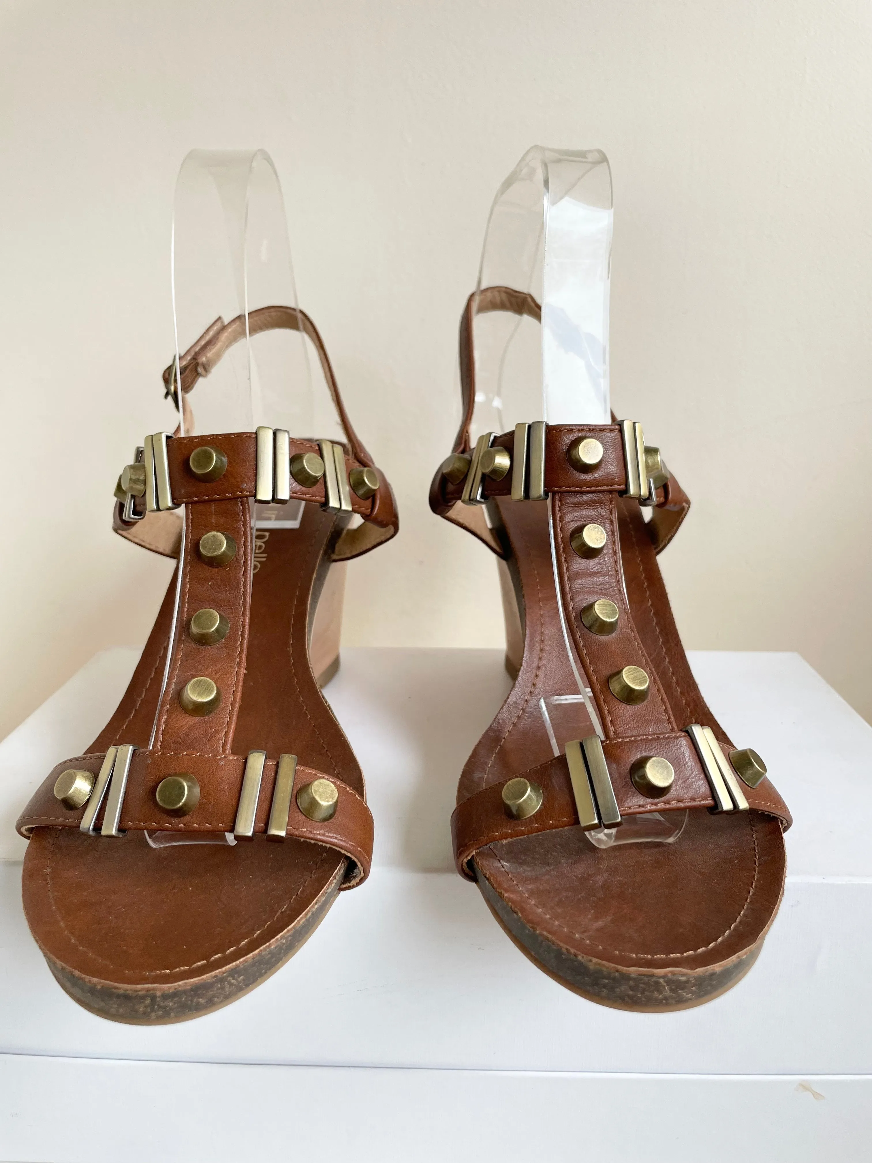 BRAND NEW MODA IN PELLE BROWN & BRASS TRIM WEDGE HEEL SANDALS SIZE 7/40
