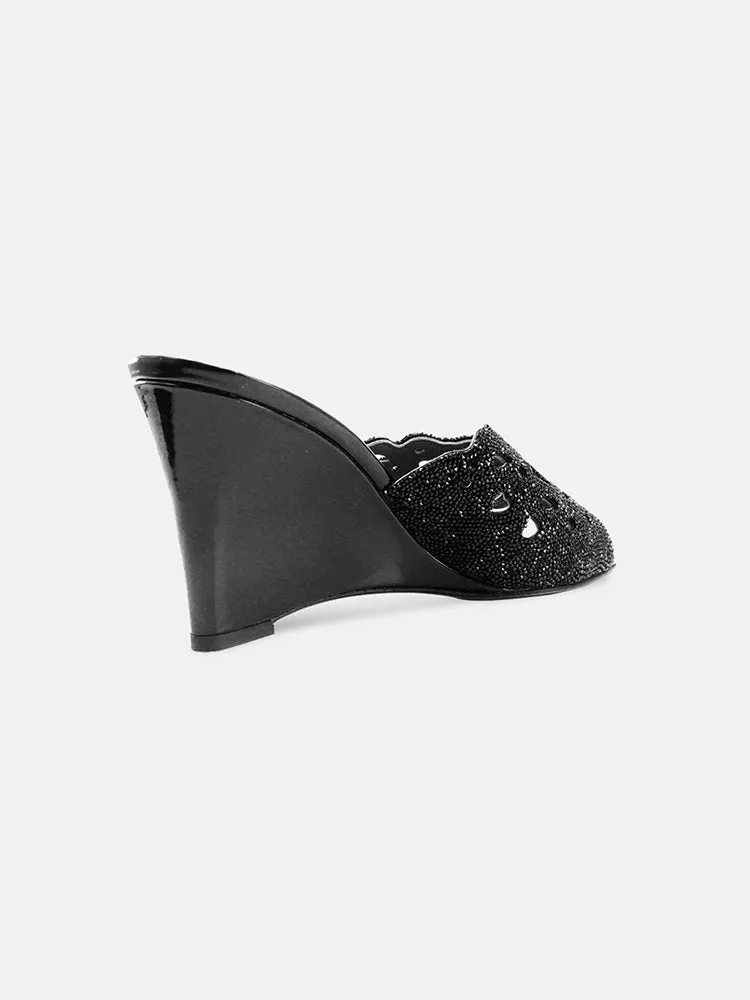 Gina Wedge-TB0329