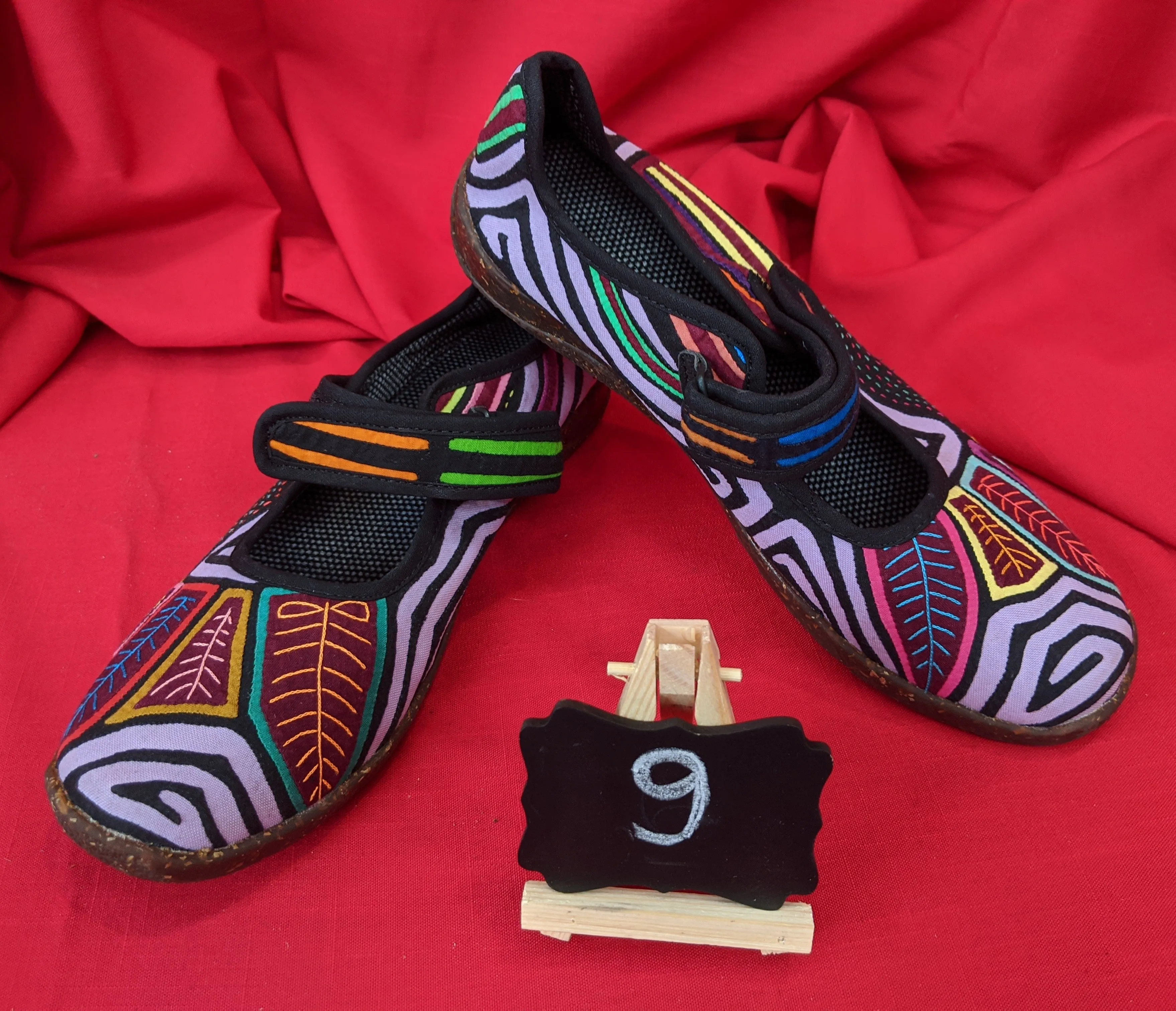 Mary Jane Mola Shoes - Size 9 - Durin