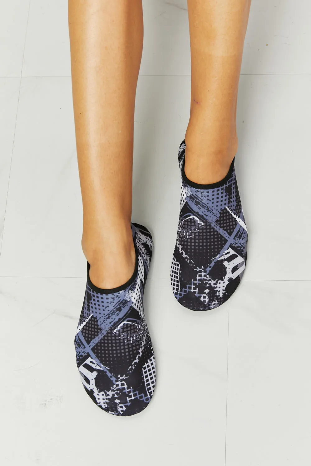 On The Shore Water Shoes in Black Geo