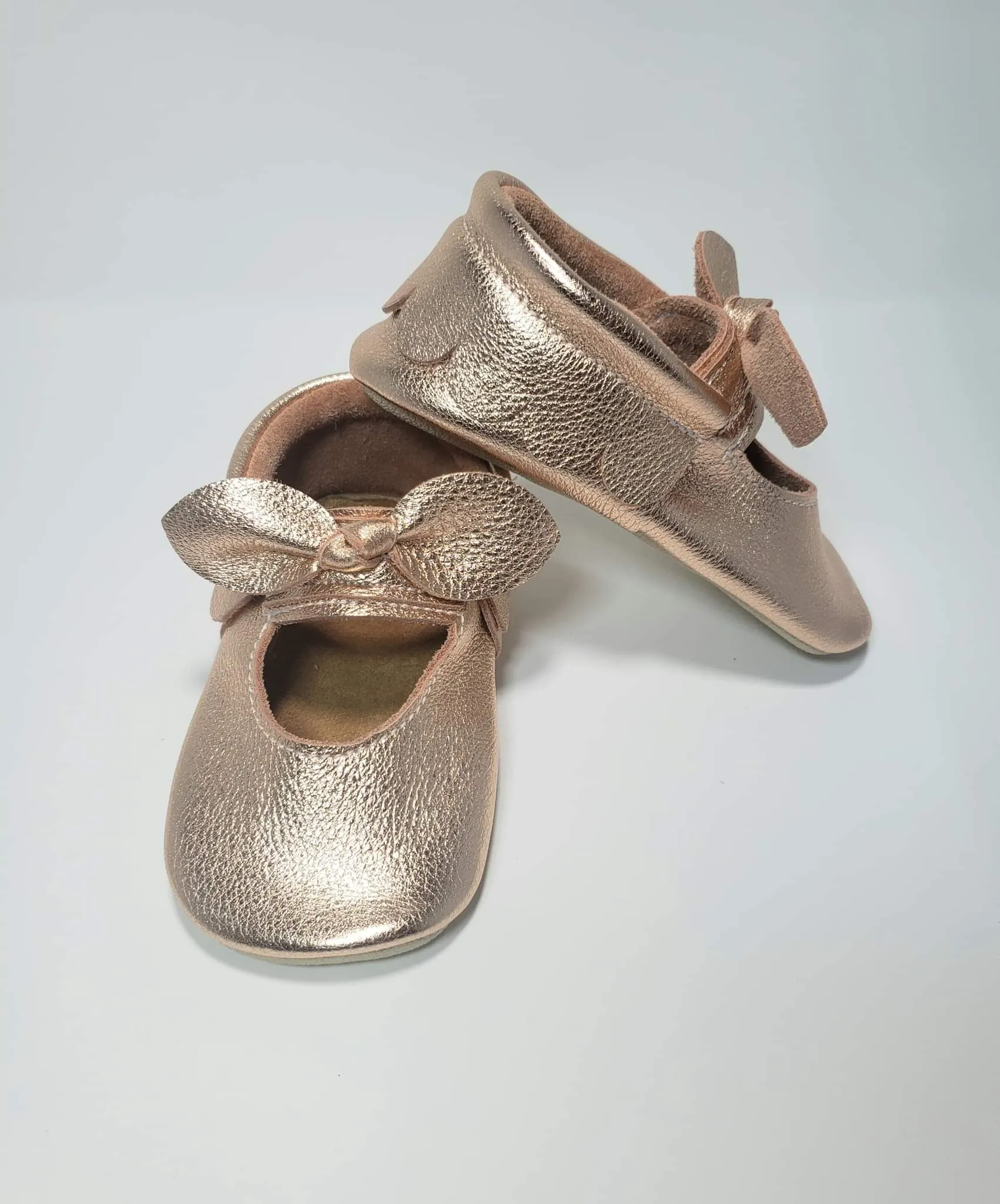 Rose Gold Scalloped Bow Moccasin