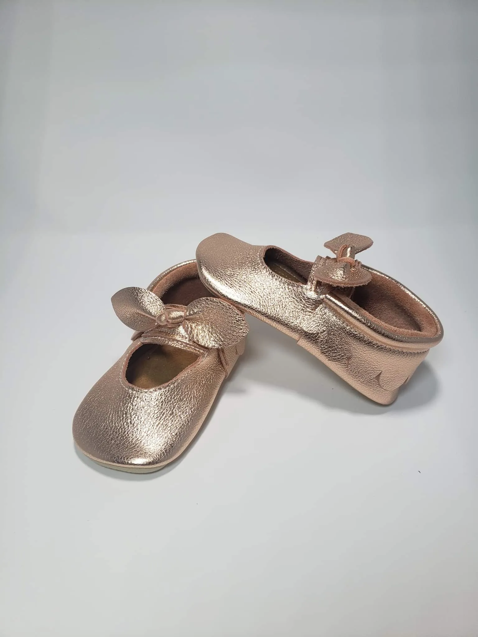 Rose Gold Scalloped Bow Moccasin