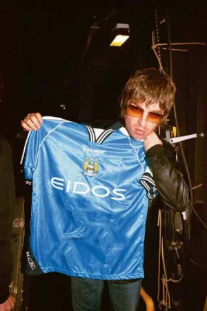Special edition Noel GallagherManchester city 1999 home shirt