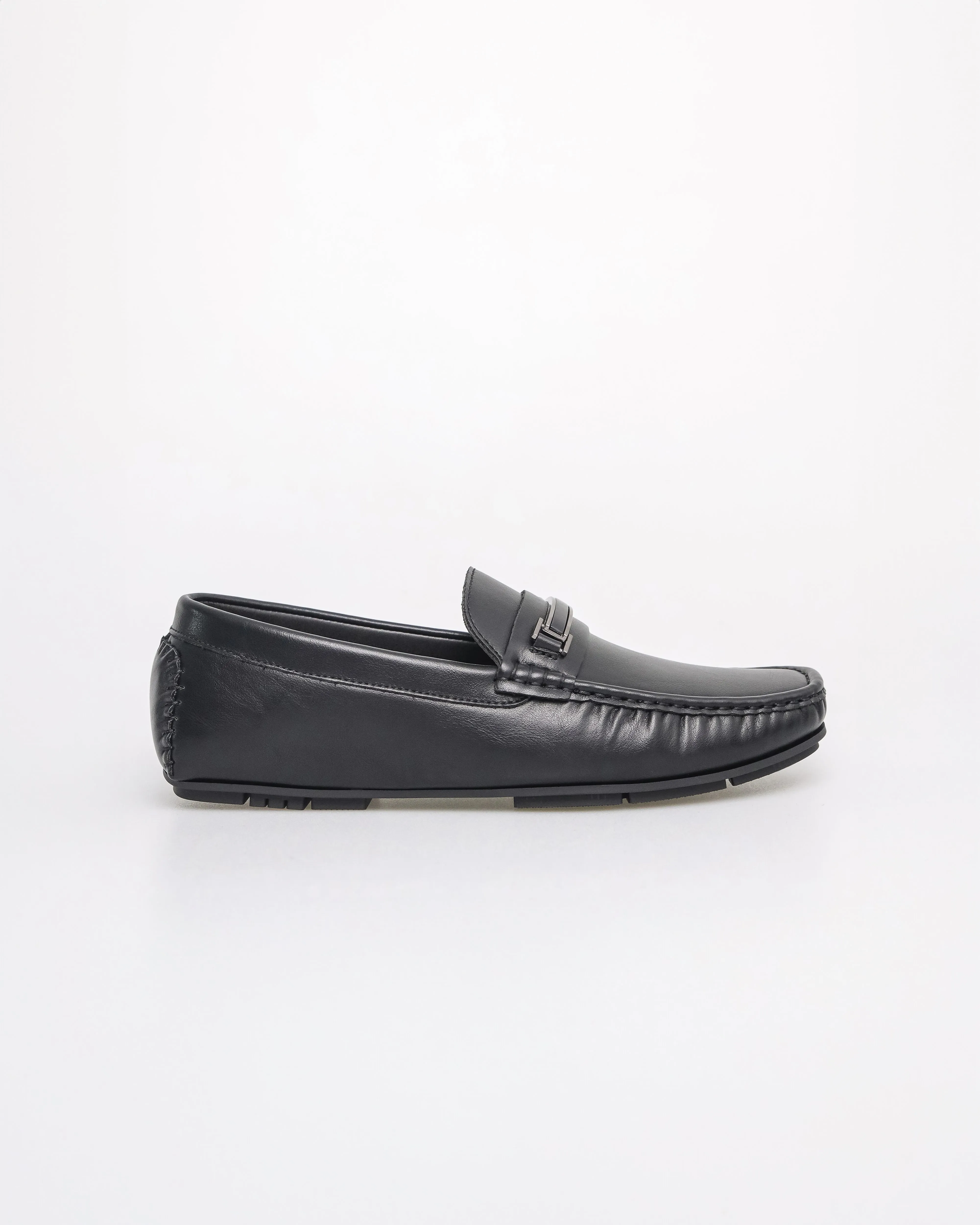 Tomaz C618 Men's Metallic Charm Buckle Moccasins