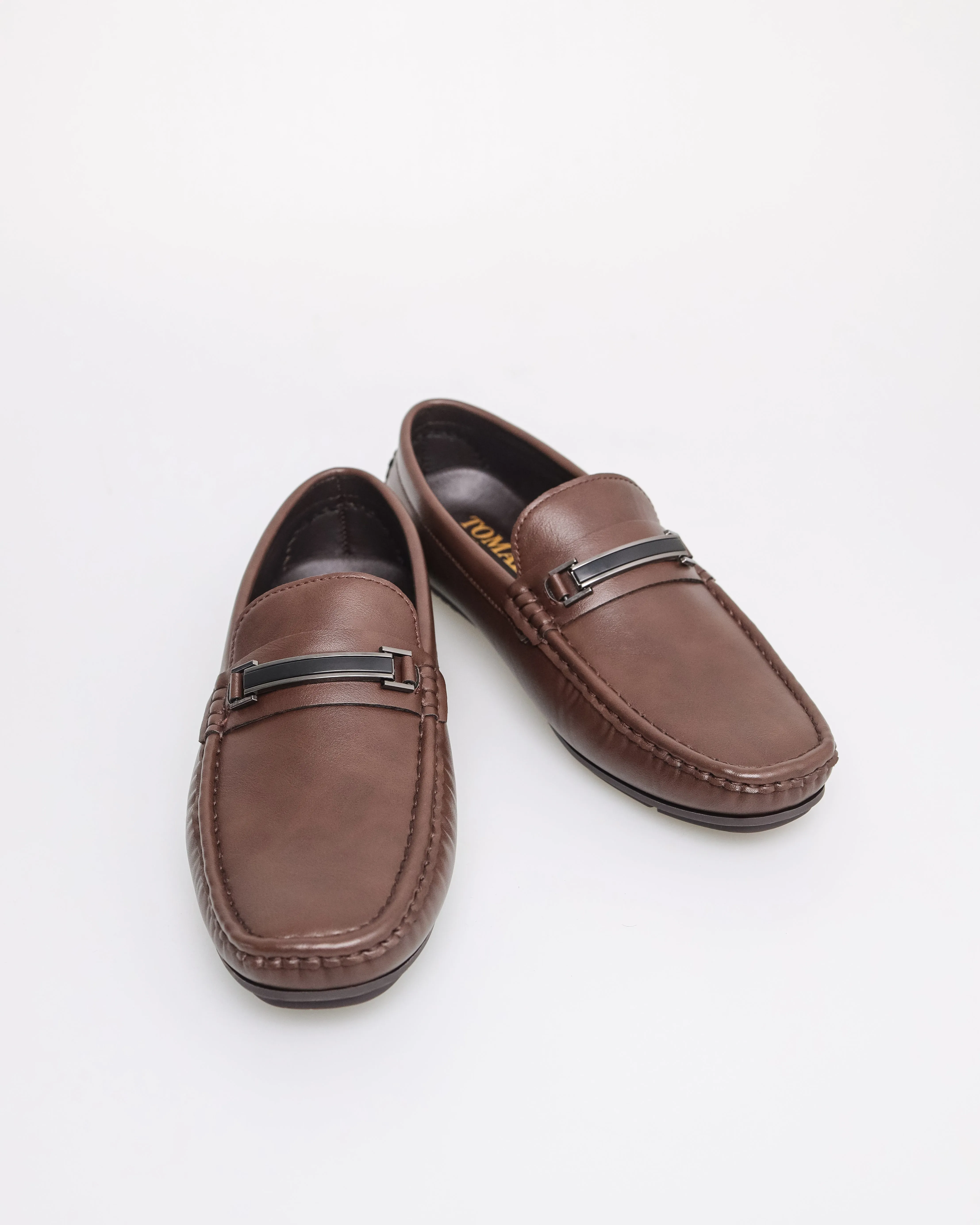 Tomaz C618 Men's Metallic Charm Buckle Moccasins