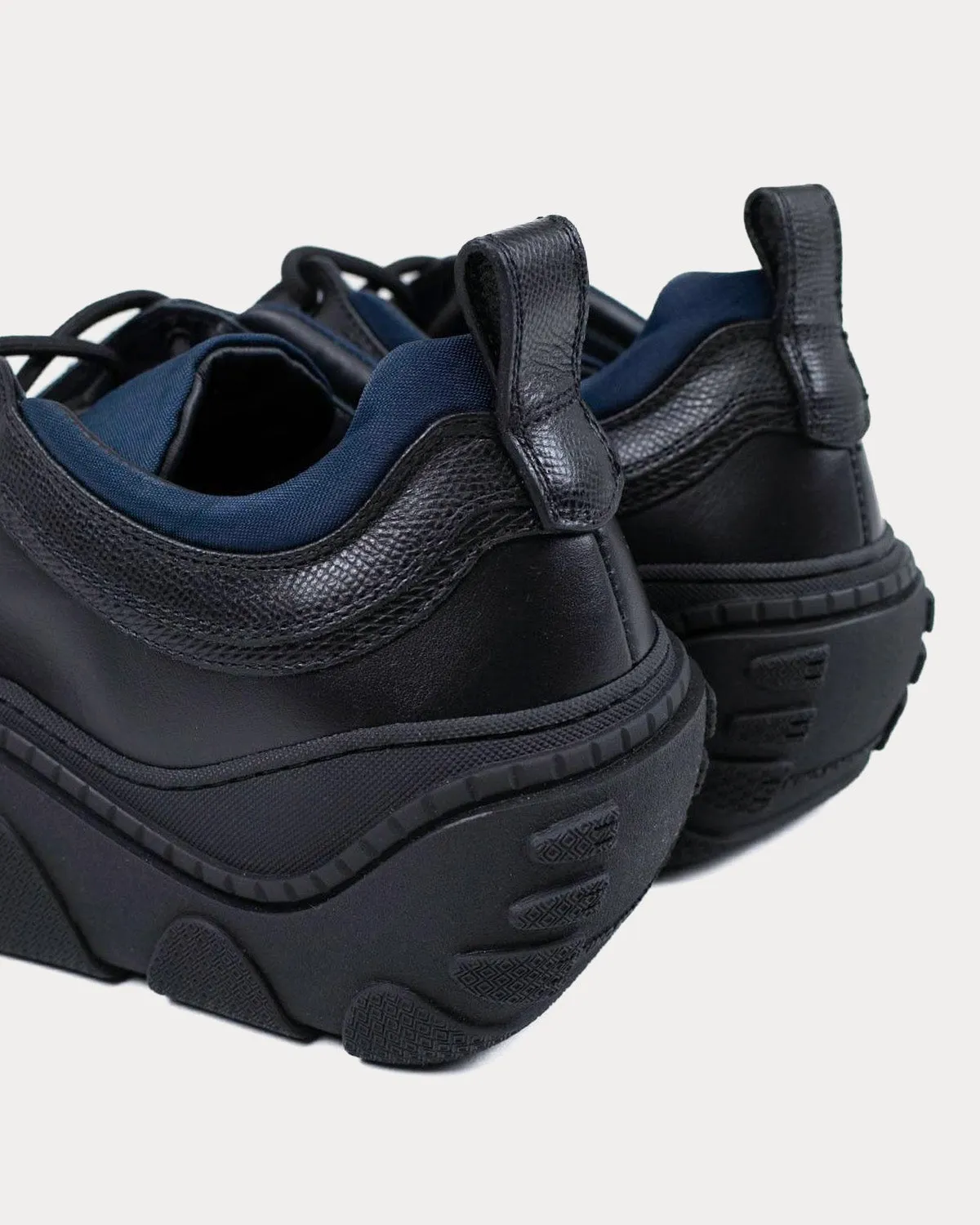 Tonkin Lace Up Nero Low Top Sneakers