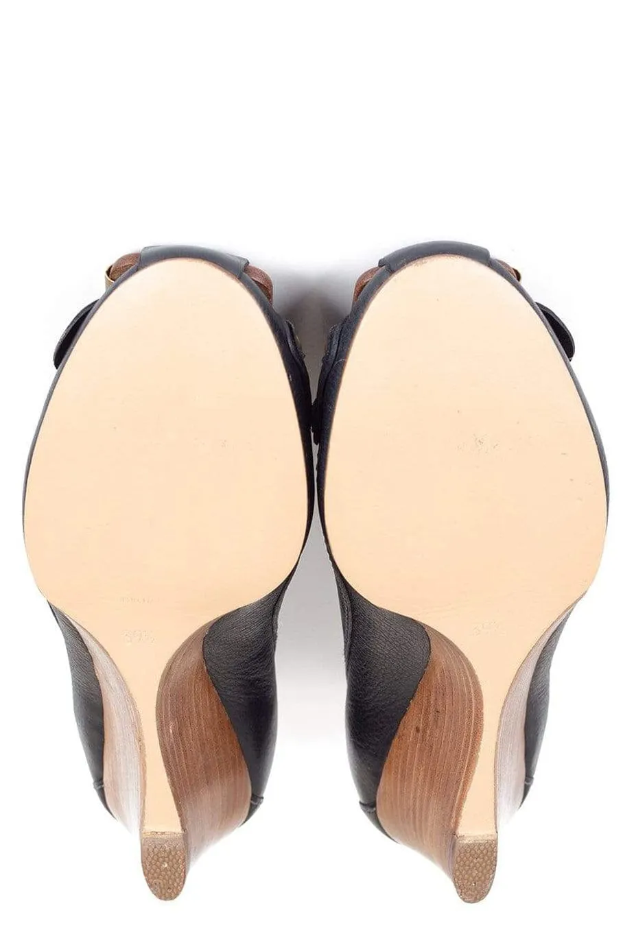 Wedge with Buckle