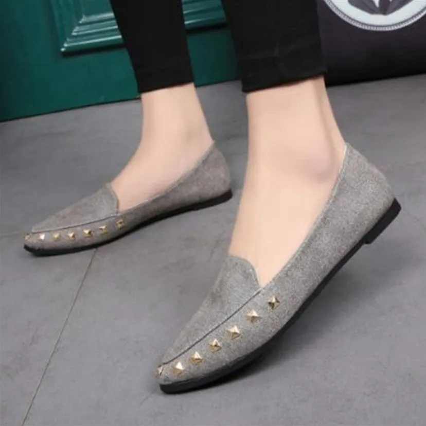 Women's Spring/Autumn Flat Loafers Decorated With Rivets